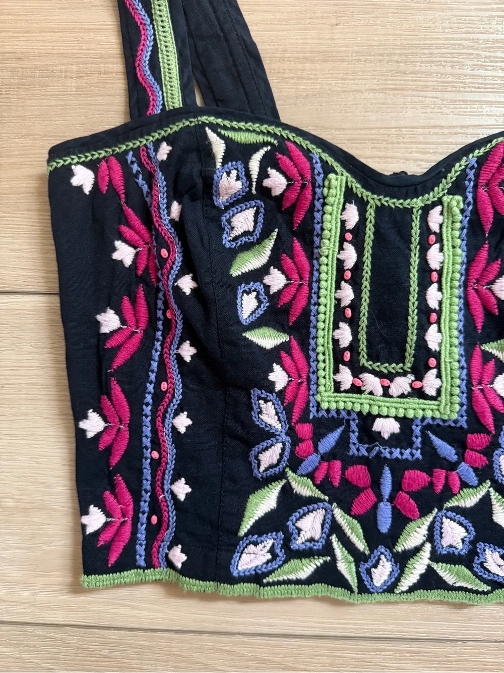 NWT Anthropologie Crop Top Embroidered Boho Black Floral Size 4 - Picture 3 of 13